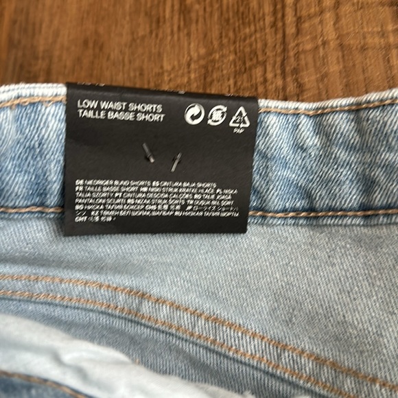 NWT Divided H&M low waist shorts Taille basse short size 10 cut off denim shorts - Picture 4 of 11